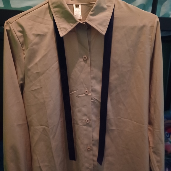 Medium cream blouse - Picture 3 of 3